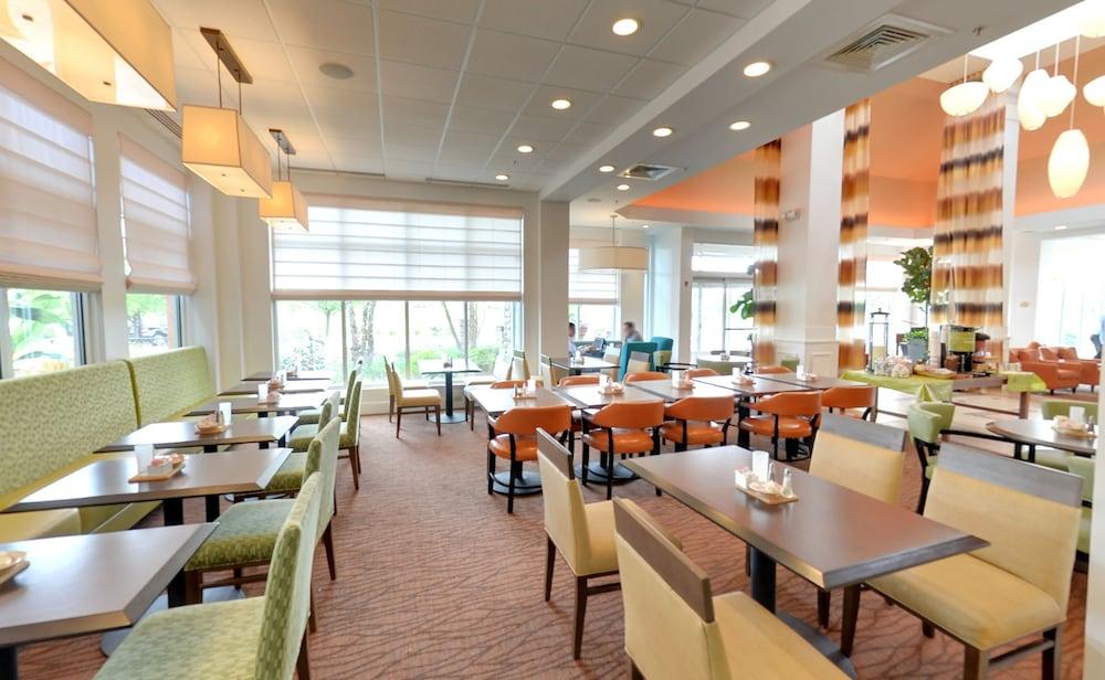 Hilton Garden Hamilton 3*